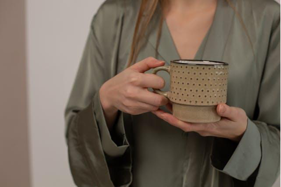 Rise Right: Build a Morning Routine to Feed Your Health, by guest author Kimberly Hayes